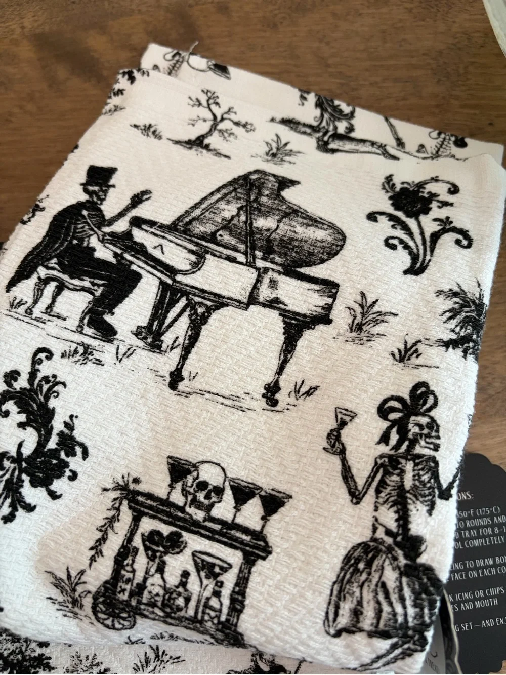 Madame Bones Halloween Towels Skeleton Party Dancing Drinking NWT